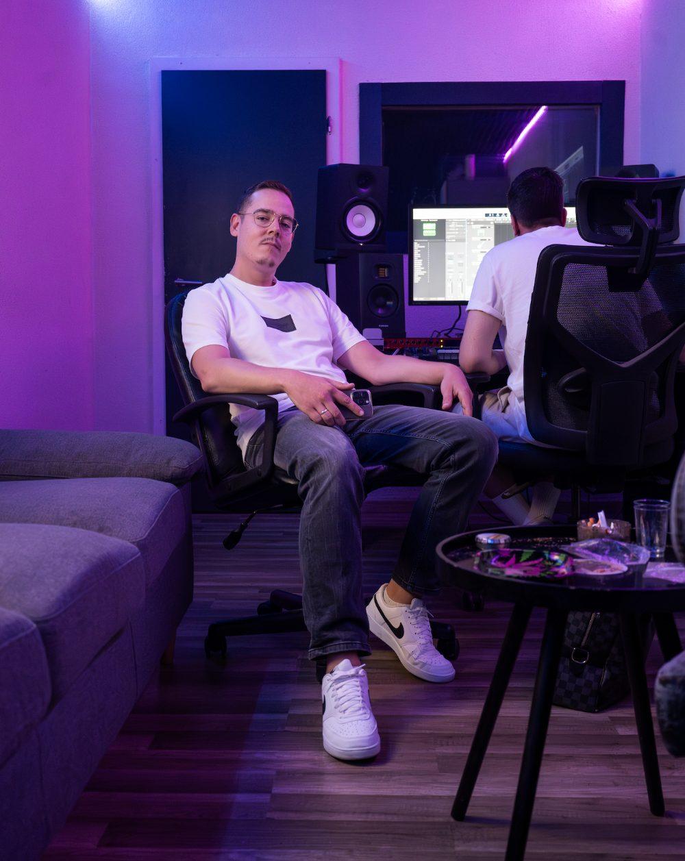 Brolik dans son studio à Lausanne